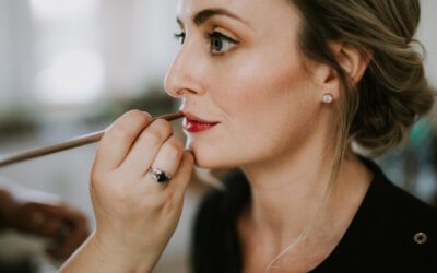 Tips on picking your wedding day make-up artist
